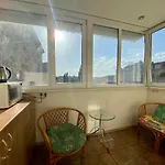 Апартаменти Central Apartments *